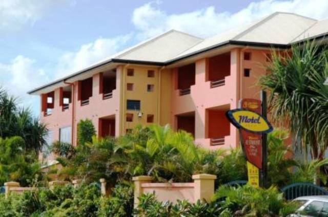 Kacy'S Bargara Beach Motel Exterior photo